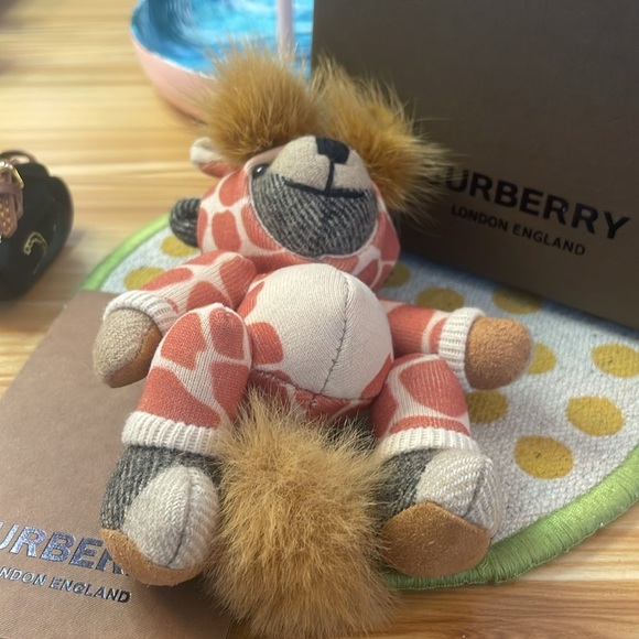 BURBERRY Giraffe with backpack key ring purse charm - Picture 7 of 8